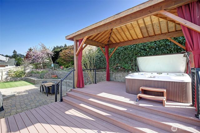 40 Vista Del Mar Street, Camano Island, WA 98282