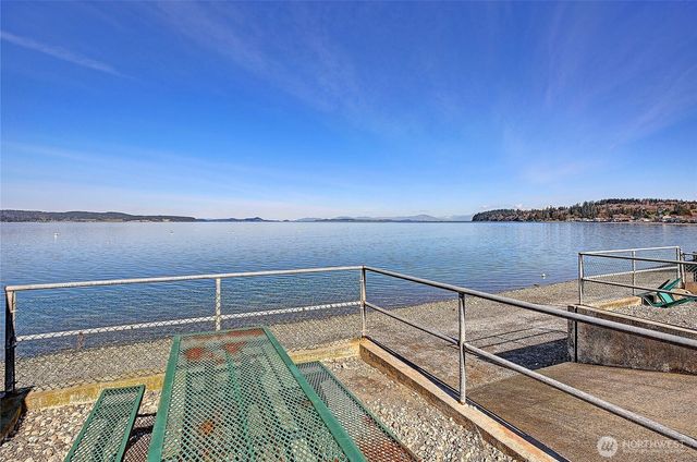 40 Vista Del Mar Street, Camano Island, WA 98282