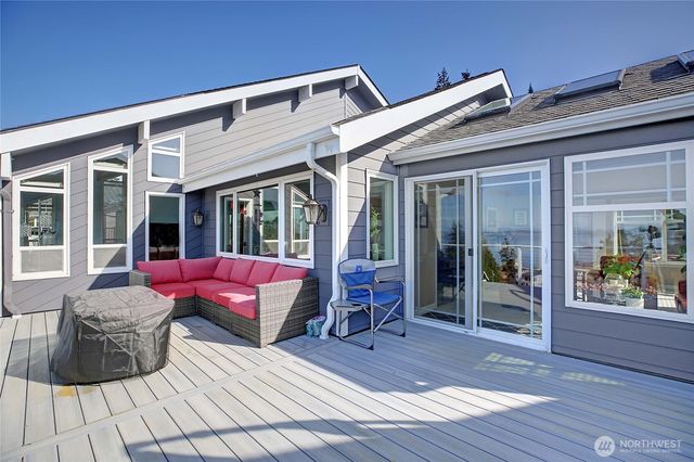 40 Vista Del Mar Street, Camano Island, WA 98282