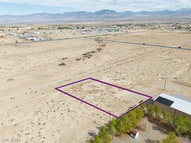 821 West Brady Lane, Pahrump, NV 89048
