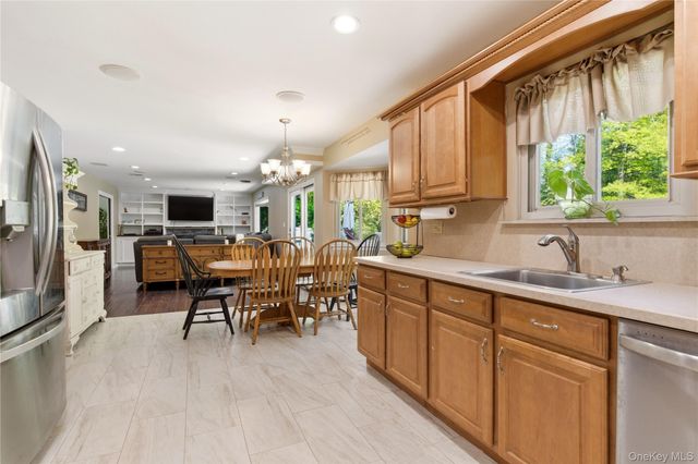 14 Long Acre Lane, Dix Hills, NY 11746