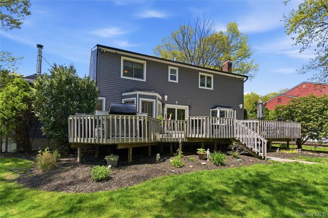14 Long Acre Lane, Dix Hills, NY 11746