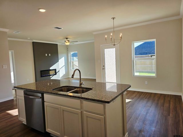 1536 Shug Lane, Lindale, TX 75771