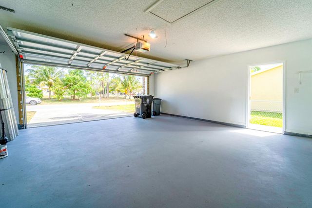1142 SW Dalton Avenue, Port St Lucie, FL 34953