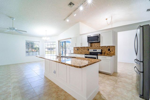 1142 SW Dalton Avenue, Port St Lucie, FL 34953
