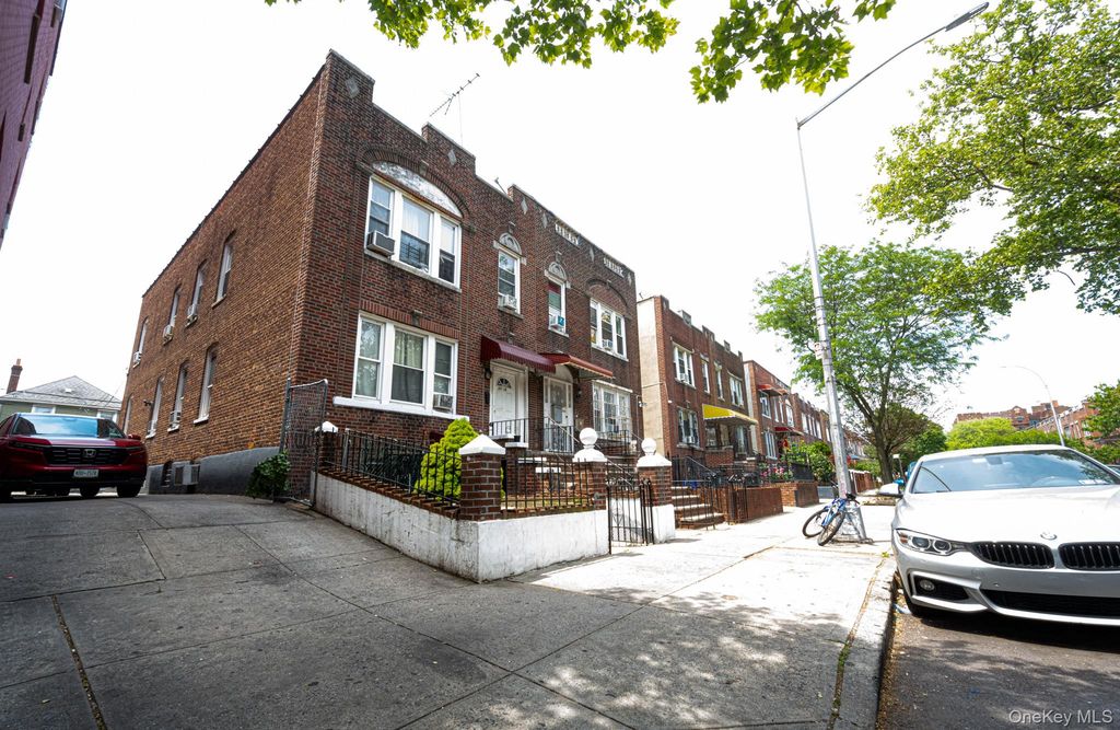 35-46 92nd Street, Jackson Heights, NY 11372