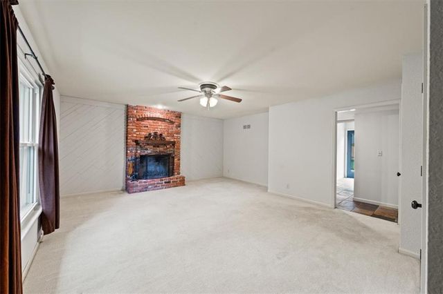 7808 Long Avenue, Lenexa, KS 66216