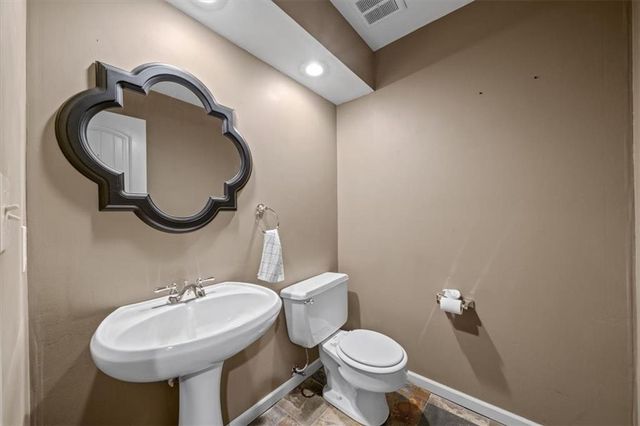 7808 Long Avenue, Lenexa, KS 66216