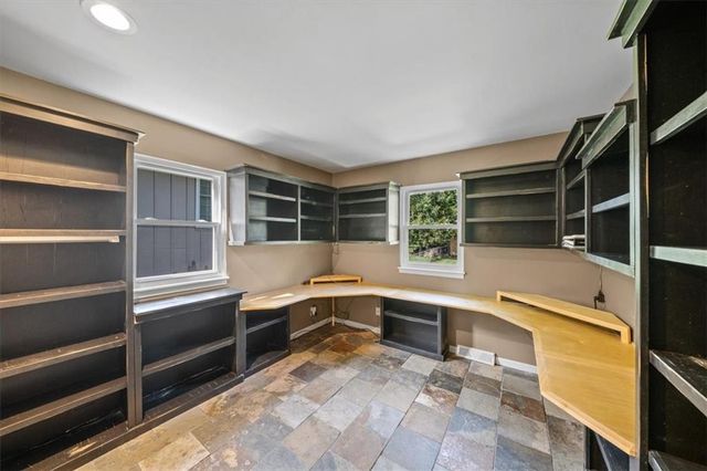 7808 Long Avenue, Lenexa, KS 66216