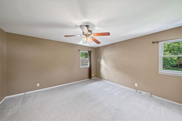 7808 Long Avenue, Lenexa, KS 66216