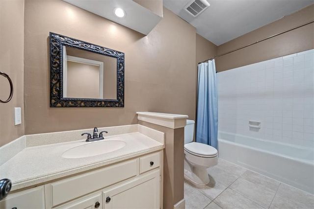 7808 Long Avenue, Lenexa, KS 66216