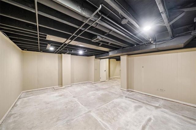 7808 Long Avenue, Lenexa, KS 66216