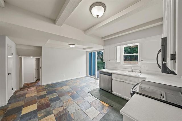 7808 Long Avenue, Lenexa, KS 66216