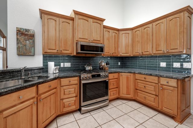 6 Galope Pl, Hot Springs Village, AR 71909