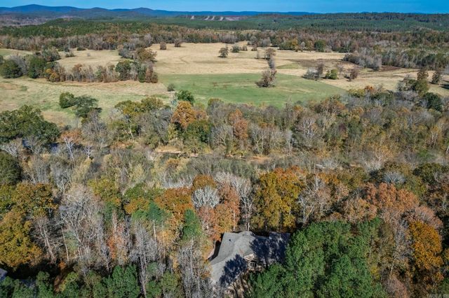 6 Galope Pl, Hot Springs Village, AR 71909