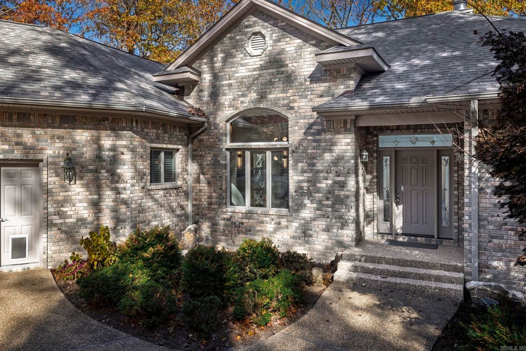 6 Galope Pl, Hot Springs Village, AR 71909