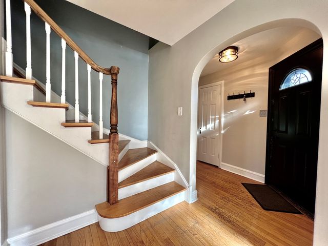 9210 S Trumbull Avenue, Evergreen Park, IL 60805