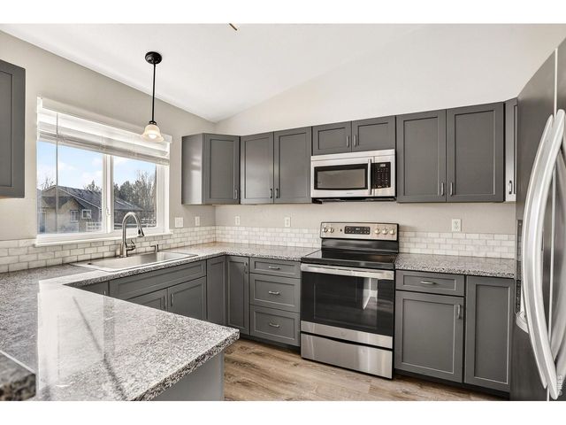 896 S Tyler Ave, Loveland, CO 80537