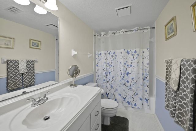 4300 BAYWOOD BOULEVARD B102, Mount Dora, FL 32757