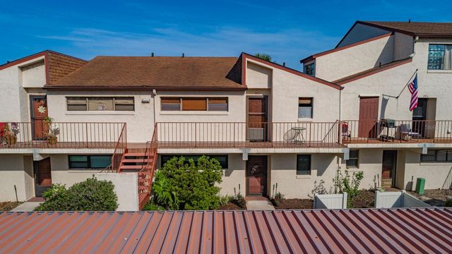 4300 BAYWOOD BOULEVARD B102, Mount Dora, FL 32757