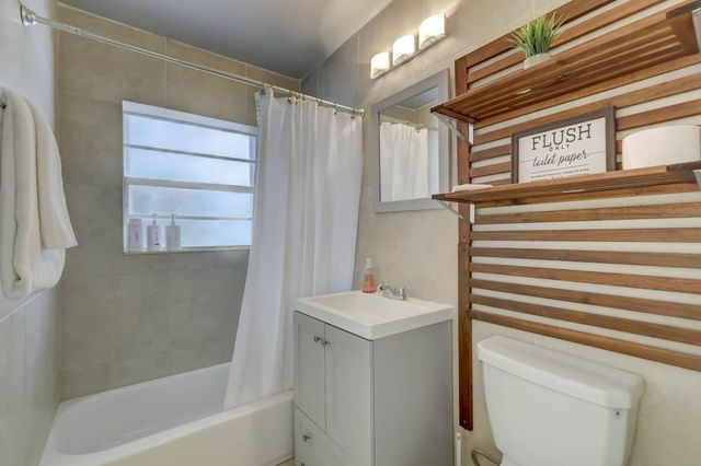 2740 NE 30th Place 1-2, Fort Lauderdale, FL 33306