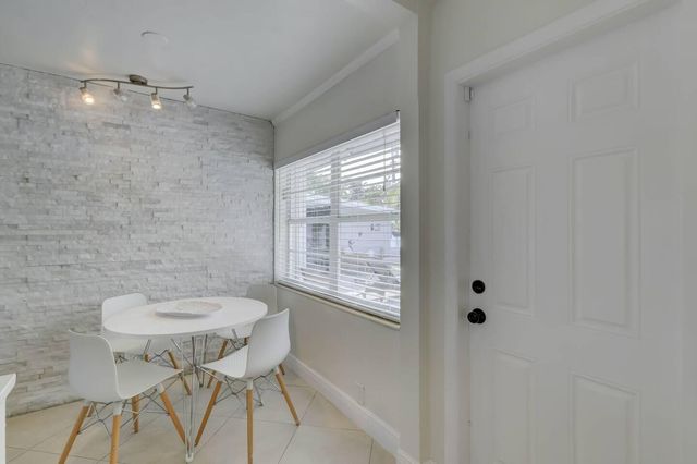 2740 NE 30th Place 1-2, Fort Lauderdale, FL 33306