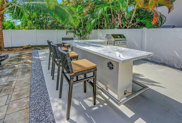 2740 NE 30th Place 1-2, Fort Lauderdale, FL 33306