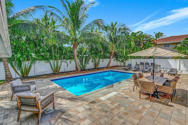 2740 NE 30th Place 1-2, Fort Lauderdale, FL 33306