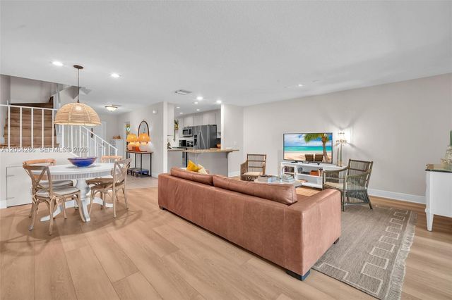21698 Cypress Rd 44D, Boca Raton, FL 33433