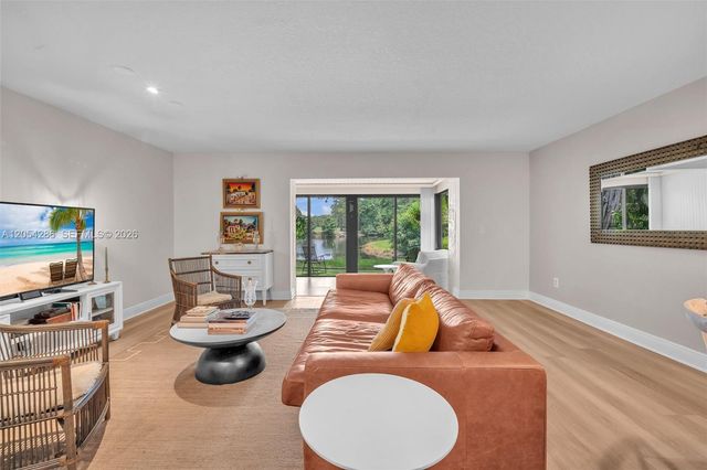 21698 Cypress Rd 44D, Boca Raton, FL 33433