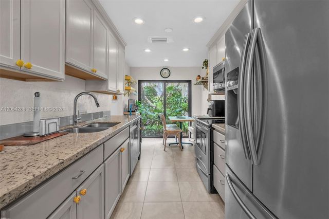 21698 Cypress Rd 44D, Boca Raton, FL 33433