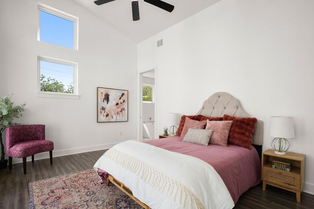 2111 Prather LN 1, Austin, TX 78704