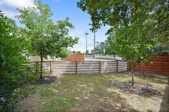 2111 Prather LN 1, Austin, TX 78704