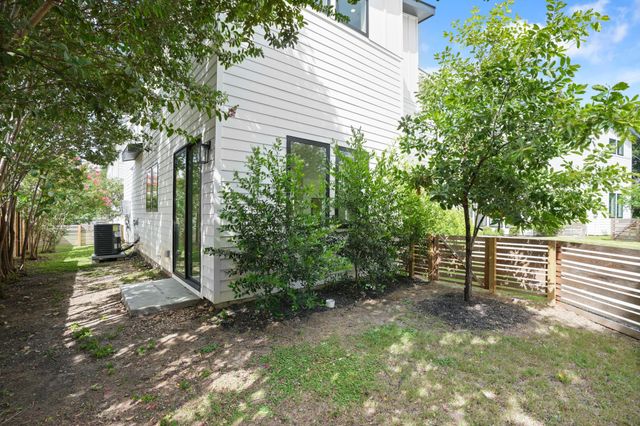 2111 Prather LN 1, Austin, TX 78704