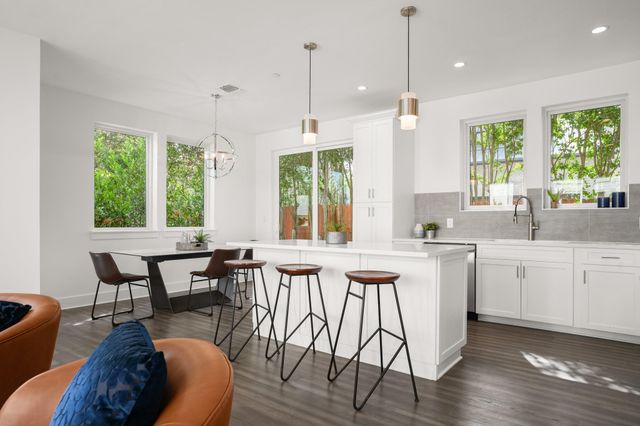 2111 Prather LN 1, Austin, TX 78704