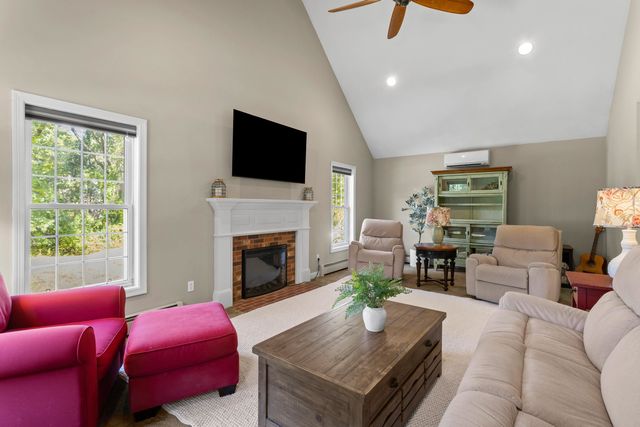 2 Hall Avenue, Salem, NH 03079