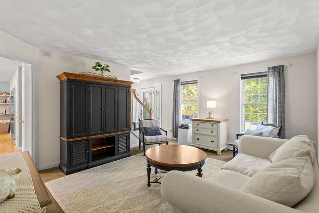 2 Hall Avenue, Salem, NH 03079