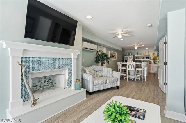 468 Capri CT, Marco Island, FL 34145