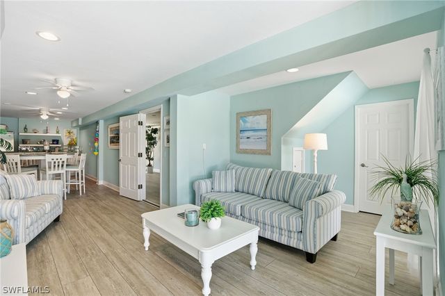 468 Capri CT, Marco Island, FL 34145