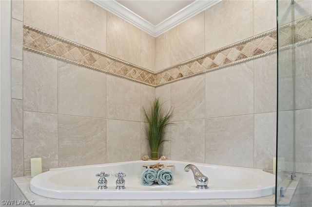 468 Capri CT, Marco Island, FL 34145