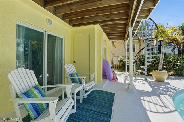 468 Capri CT, Marco Island, FL 34145