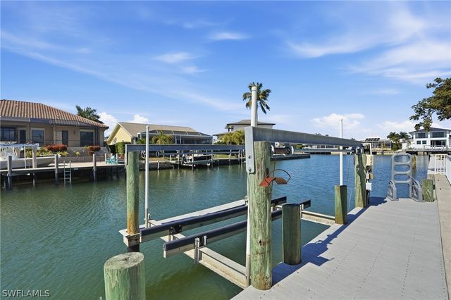 468 Capri CT, Marco Island, FL 34145