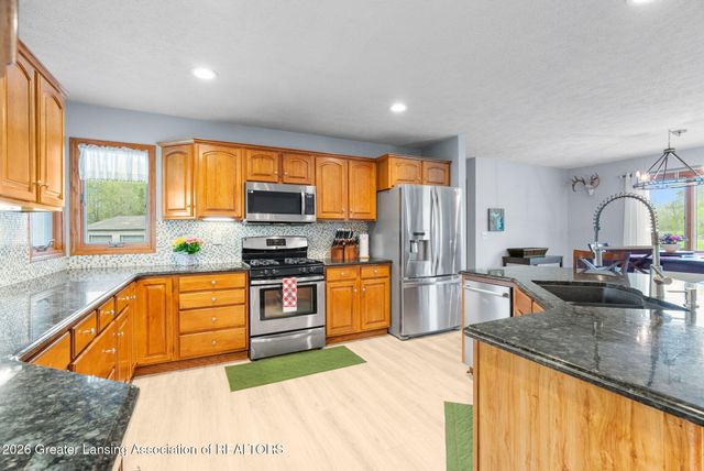 5450 N Hartel Road, Potterville, MI 48876