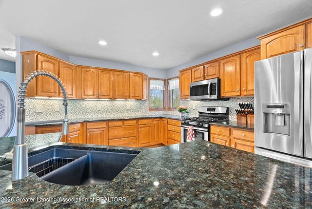 5450 N Hartel Road, Potterville, MI 48876