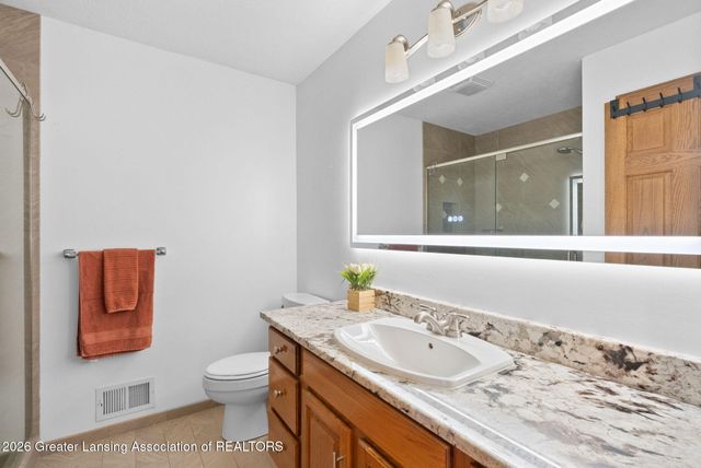 5450 N Hartel Road, Potterville, MI 48876
