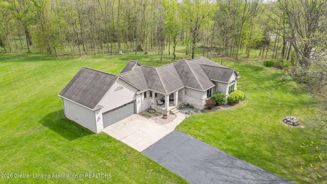 5450 N Hartel Road, Potterville, MI 48876