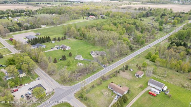 5450 N Hartel Road, Potterville, MI 48876
