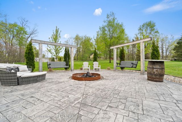 5450 N Hartel Road, Potterville, MI 48876