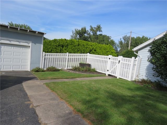 342 Curtis Rd, Parma, NY 14468