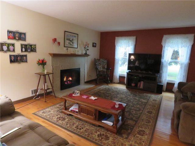 342 Curtis Rd, Parma, NY 14468